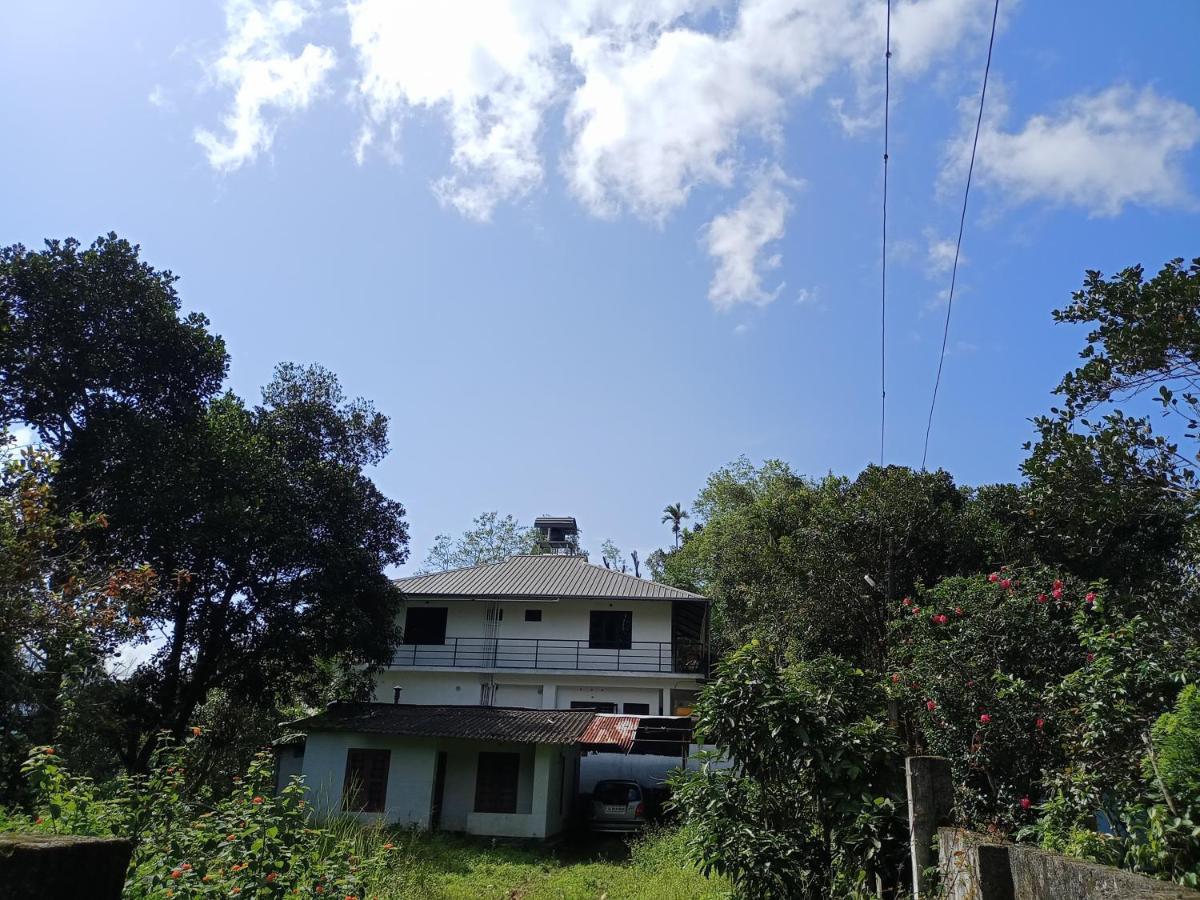 La Casa De Alexa Homestay Idukki Exterior foto